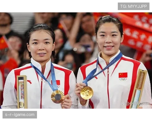 贾一凡这生活也太反差了吧，训练馆里一板一眼，私下却像个彻头彻尾的派对狂人